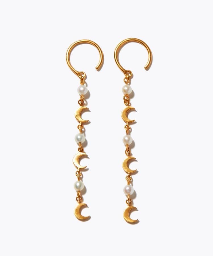 [philia] pearl new moon pierced earring